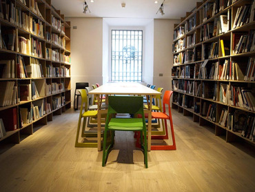 Librerie a parete.