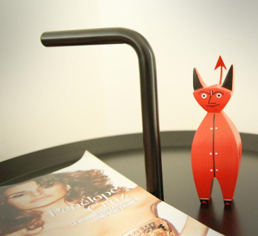 Wooden dolls Vitra Little Devil.